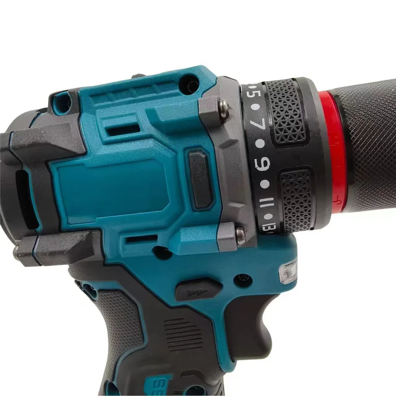 Torque setting ring and keyless chuck on the 18 V brushless cordless drill